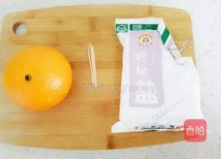 食疗妙方能调理宝贝咳嗽的盐蒸橙子的做法图解1