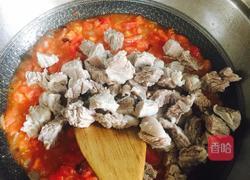 牛腩炖柿子的做法图解3