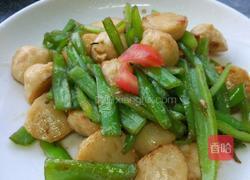 章鱼丸炒青辣椒的做法图解5