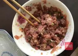 Illustration of how to make fresh meat wontons (can be used for breakfast or snacks) 4