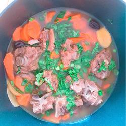 胡萝卜 羔羊龙骨汤的做法[图]