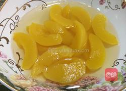 黄桃冰糖罐头的做法图解3