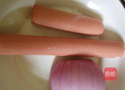 凉拌青椒洋葱火腿肠的做法图解1