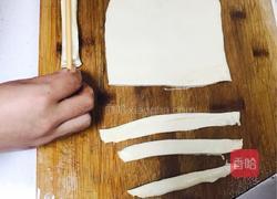 自制无铅油条的做法图解5