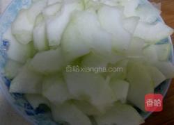 豆瓣酱炒冬瓜的做法图解1