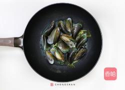 柠檬香茅蒸贻贝的做法图解2