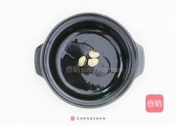 砂锅百合啫秋葵的做法图解1