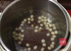 莲子红豆小米粥的做法图解3
