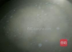 红枣牛奶粥的做法图解1