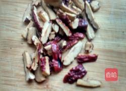 红枣牛奶粥的做法图解2