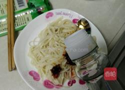 酸辣拌面的做法图解3