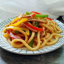 彩椒肉丝炒乌冬的做法[图]