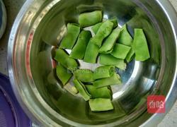 豆角土豆炖肉丸的做法图解3