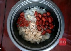 银耳百合红枣枸杞汤的做法图解6