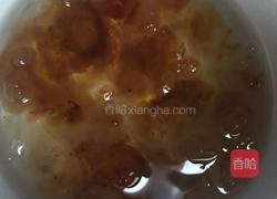 桃胶皂角米雪燕炖银耳的做法图解1