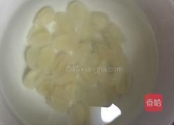 桃胶皂角米雪燕炖银耳的做法图解2