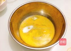 牛奶炖鸡蛋的做法图解1