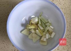 虾酱鸡蛋炒娃娃菜的做法图解2