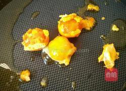 咸蛋黄焗苦瓜的做法图解5