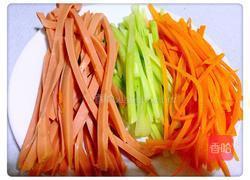 蔬菜火腿寿司的做法图解1