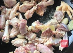 仔鸡烧毛豆米的做法图解4