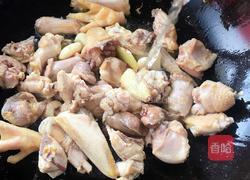 仔鸡烧毛豆米的做法图解5