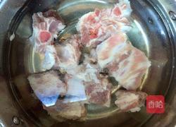 香菇炖排骨汤的做法图解3
