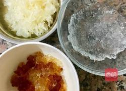 雪燕桃胶炖牛奶的做法图解3