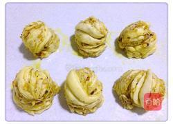 核桃芝麻花卷的做法图解16