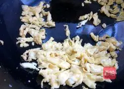 Illustration of how to make shrimp, egg white and vegetable dumplings 7