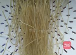 丝瓜粉丝鸡蛋汤的做法图解3