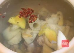 莲藕腔骨汤的做法图解5