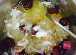 银耳百合甜品的做法图解4