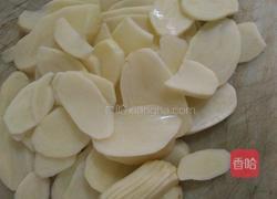盐菜土豆汤的做法图解1