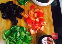 香菇酱木耳烧豆腐的做法图解2