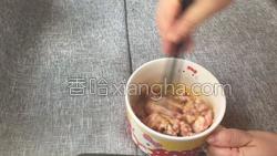 酱汁面筋包肉的做法图解5