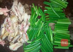 鸡腿肉炒蒜苔的做法图解3