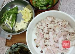 生肠炒酸莱的做法图解5