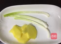 胡萝卜马铃薯猪骨汤的做法图解2