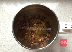 红枣薏米豆浆的做法图解4