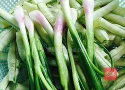 大粒香菇炒豆角的做法图解2