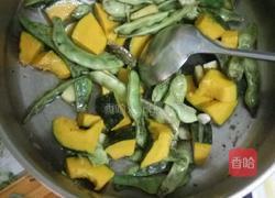 豆角炖窝瓜的做法图解2
