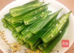 蒜蓉辣椒淋秋葵的做法图解3