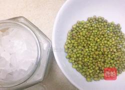 冰糖绿豆汤的做法图解1