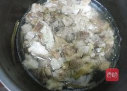 牛肉炖萝卜土豆的做法图解1
