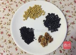 黑米核桃黑豆豆浆的做法图解1