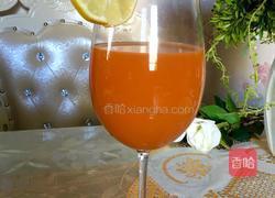 哈密瓜胡萝卜汁的做法图解1