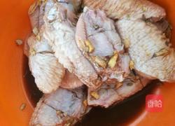 蒜香鸡翅的做法图解1
