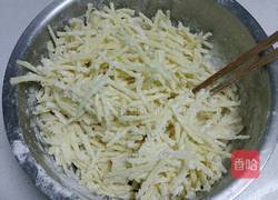 好吃的炒蒸土豆丝的做法图解3