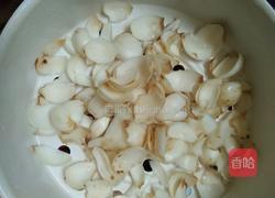 百合虾仁的做法图解2